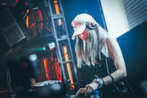 female dj performing